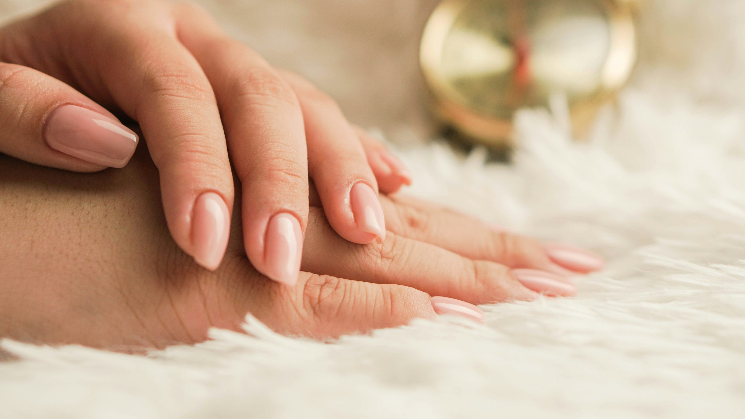 Nageldesign und Maniküre credit: Chelson Tamares, Unsplash